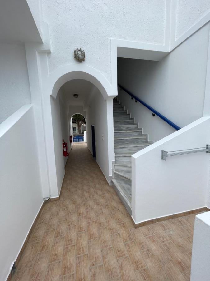 Leonidas Apartments Kamári Exterior foto